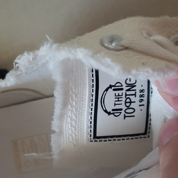 New never worn white shoes - Picture 6 of 6